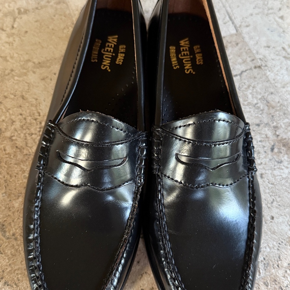 G.H. Bass & Co. Whitney Black Loafers - Picture 15 of 16
